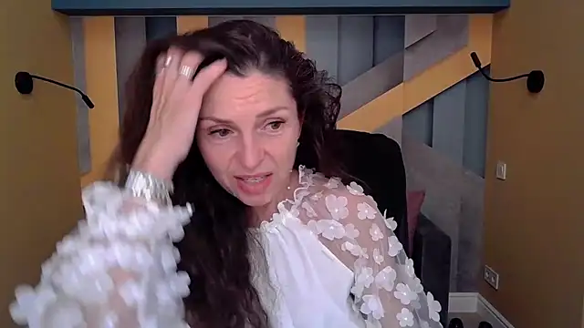 EllaLong online show from 14, 9, 2025