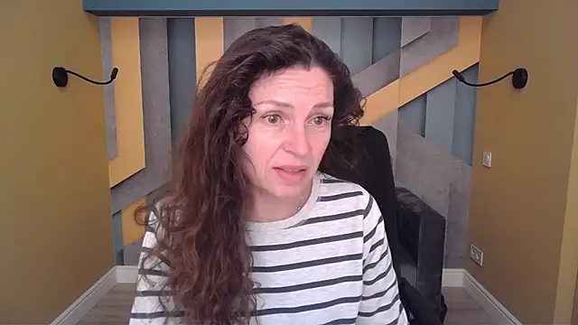 EllaLong online show from 5, 4, 2026