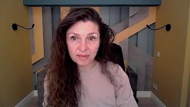 EllaLong online show from 6, 3, 2026