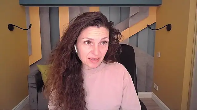 EllaLong online show from 11, 3, 2026