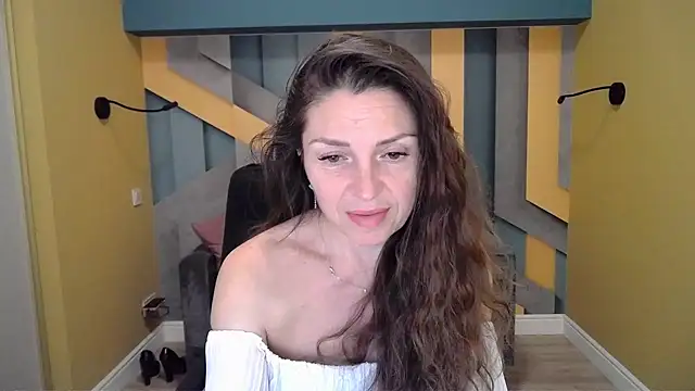 EllaLong online show from 5, 1, 2025