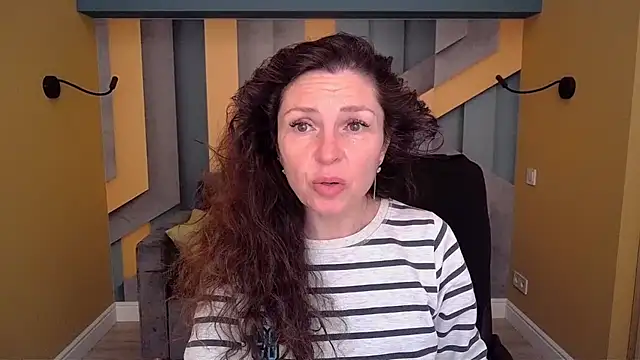 EllaLong online show from 10, 4, 2026