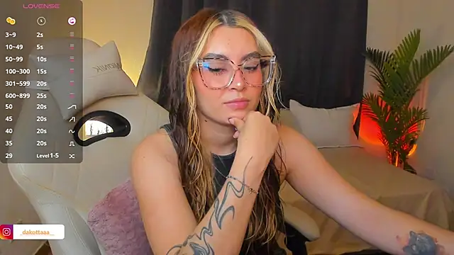Snapshot of dakottaa_ chatting on 31, 5, 2026 dakottaa online show from 31, 5, 2026