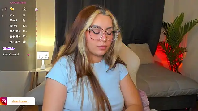 Snapshot of dakottaa_ chatting on 23, 5, 2026 dakottaa online show from 23, 5, 2026