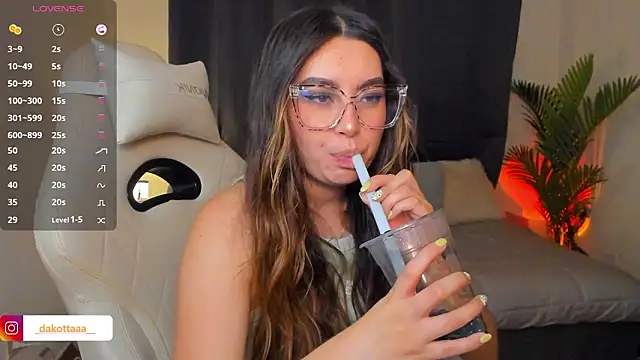 dakottaa  online show from 16, 3, 2026