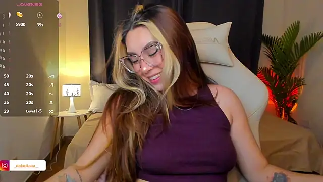 dakottaa  online show from 8, 7, 2026