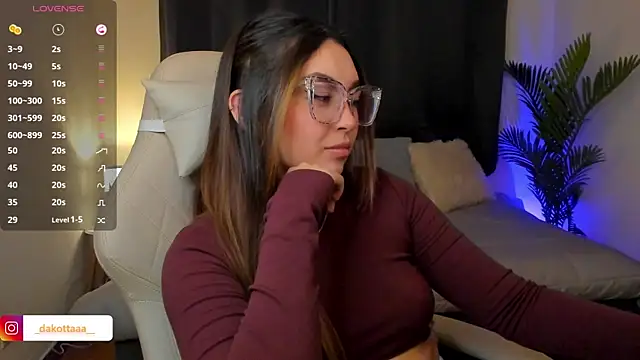 dakottaa  online show from 25, 11, 2025