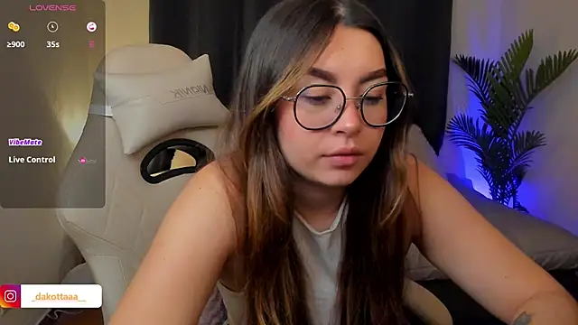 dakottaa  online show from 24, 11, 2025