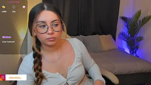 dakottaa  online show from 11, 2, 2026