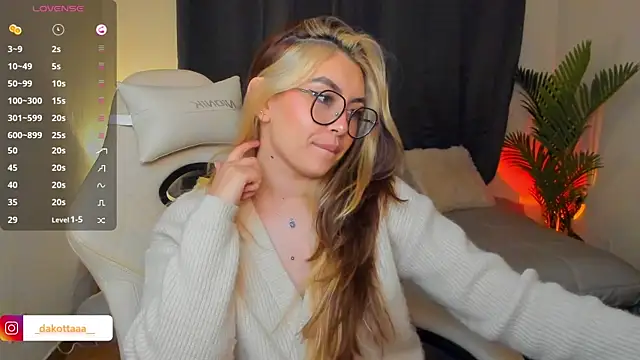 Snapshot of dakottaa_ chatting on 15, 5, 2026 dakottaa online show from 15, 5, 2026