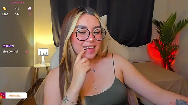 dakottaa  online show from 2, 7, 2026