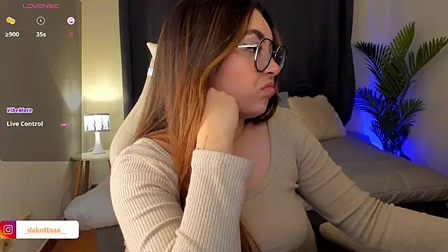 dakottaa  online show from 21, 10, 2025