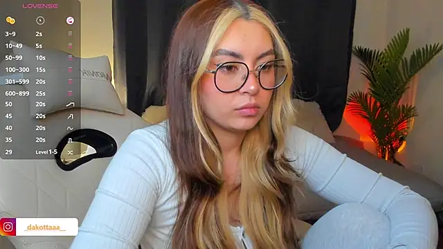 Snapshot of dakottaa_ chatting on 15, 5, 2026 dakottaa online show from 15, 5, 2026