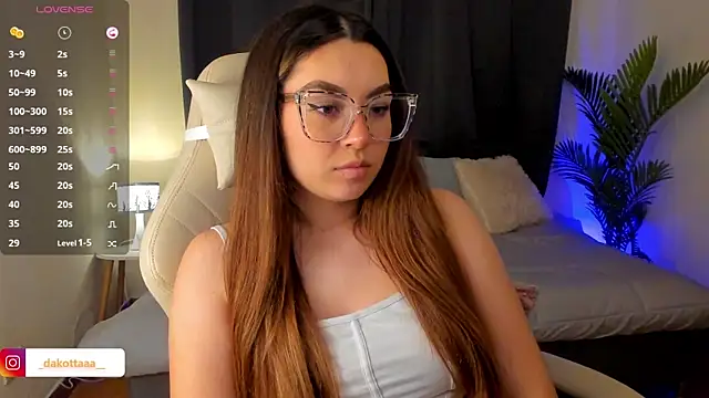 dakottaa  online show from 14, 11, 2025