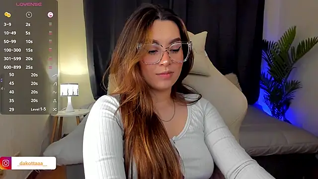 dakottaa  online show from 10, 10, 2025