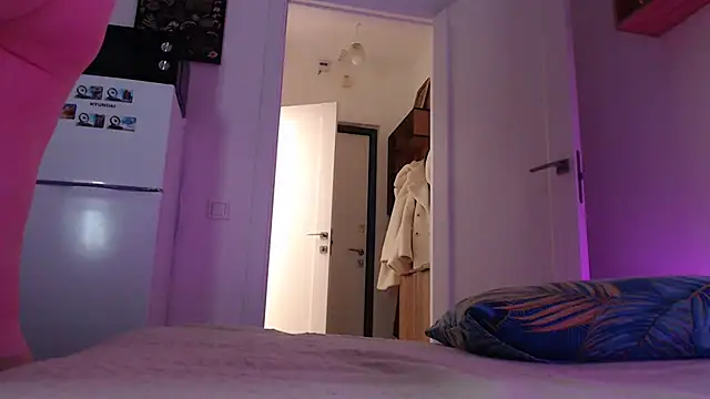 Snapshot of Karolina_love_ chatting on 27, 11, 2025 Karolina love online show from 27, 11, 2025