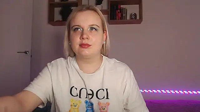 Snapshot of Karolina_love_ chatting on 21, 11, 2025 Karolina love online show from 21, 11, 2025