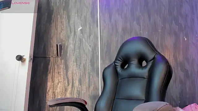 Saravy Blandon online show from 26, 4, 2026