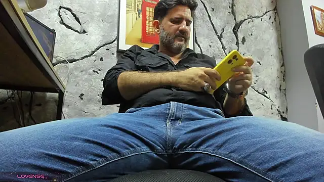 Maxi TheBigDaddy online show from 9, 1, 2026