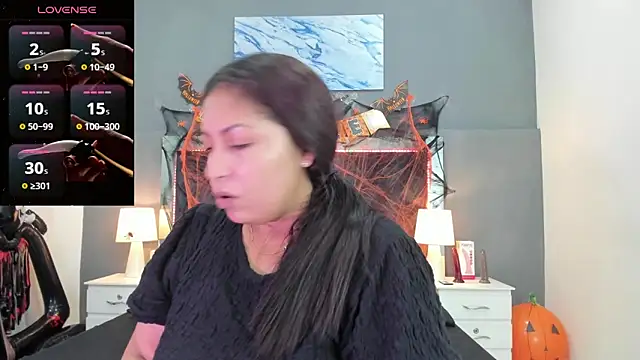 Lauralove 69 online show from 2, 11, 2025