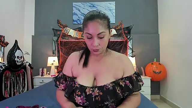 Lauralove 69 online show from 30, 10, 2025