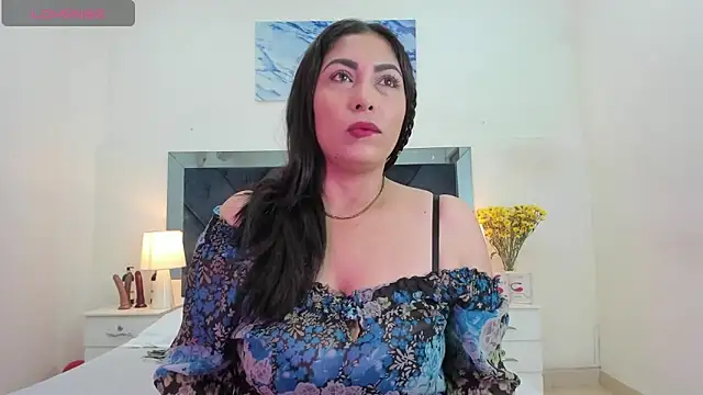 Lauralove 69 online show from 26, 2, 2025