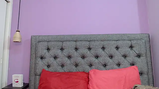 LilaSuni online show from 2, 12, 2025