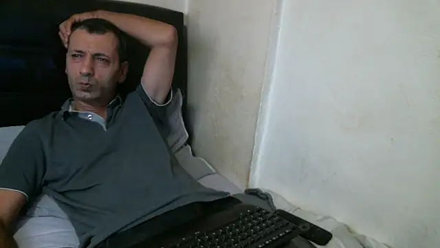 Snapshot of Rator_2 chatting on 12, 9, 2025 Rator 2 online show from 12, 9, 2025