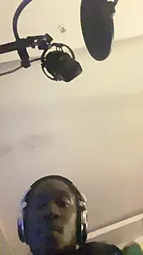 De maskedcouple online show from 9, 1, 2026