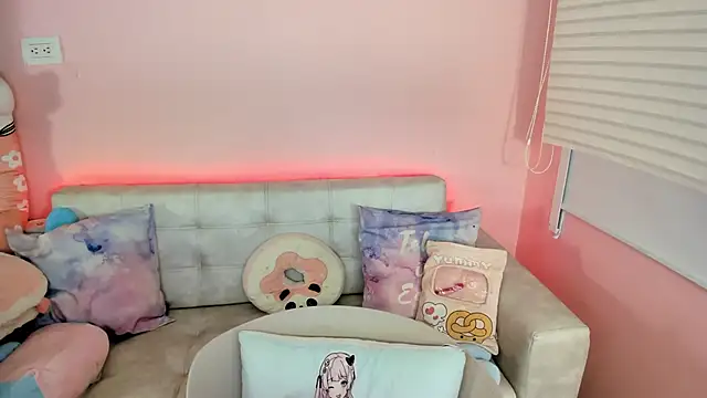 tinysara online show from 12, 4, 2026