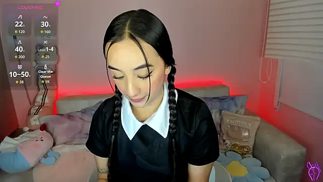 tinysara online show from 6, 3, 2026