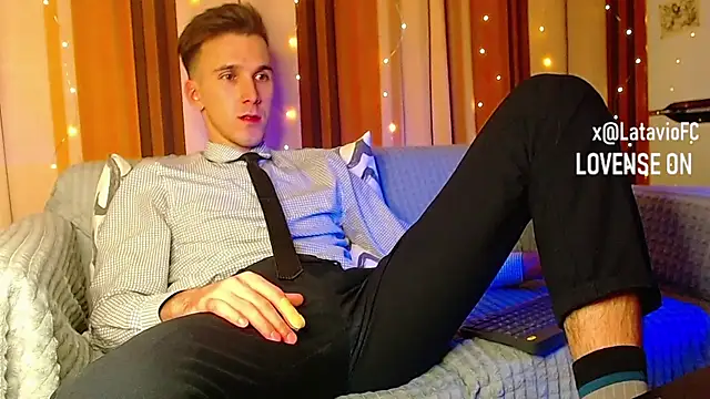 Snapshot of Midnighter_ chatting on 13, 12, 2025 Midnighter online show from 13, 12, 2025