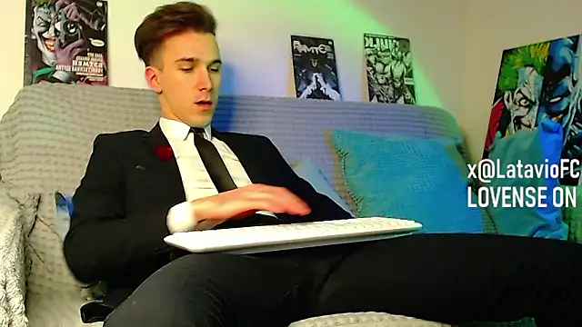 Snapshot of Midnighter_ chatting on 4, 3, 2026 Midnighter online show from 4, 3, 2026