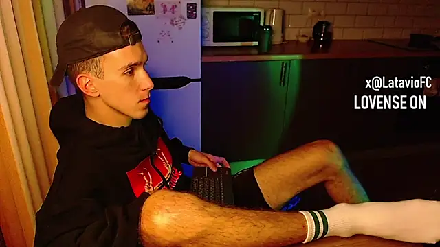 Snapshot of Midnighter_ chatting on 28, 9, 2025 Midnighter online show from 28, 9, 2025