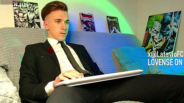 Snapshot of Midnighter_ chatting on 10, 4, 2026 Midnighter online show from 10, 4, 2026