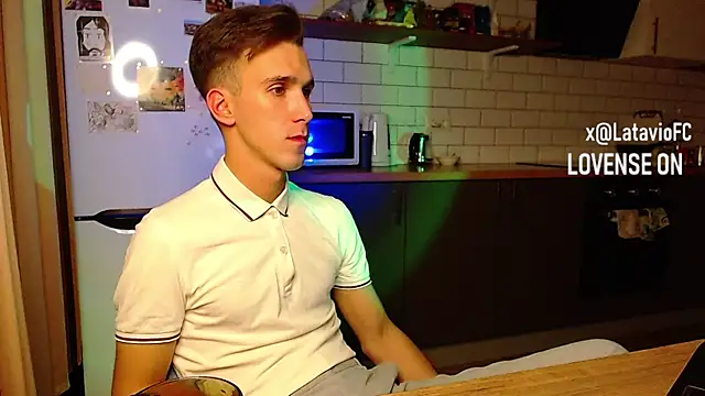 Snapshot of Midnighter_ chatting on 18, 9, 2025 Midnighter online show from 18, 9, 2025