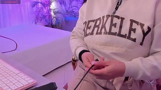 scarlet miller1 online show from 11, 11, 2025