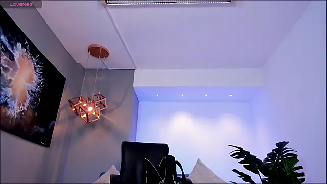 charlottewhitte online show from 12, 4, 2026