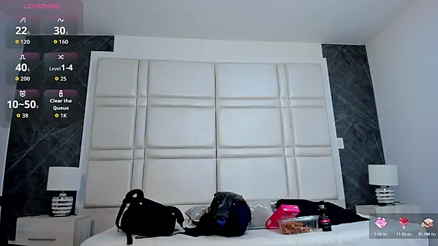 charlottewhitte online show from 21, 4, 2026