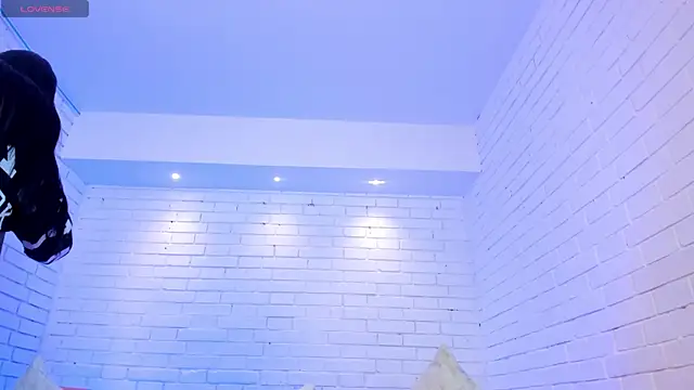 charlottewhitte online show from 4, 12, 2025