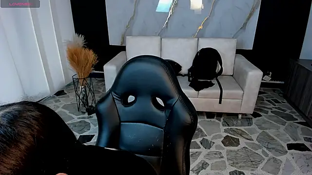 charlottewhitte online show from 21, 3, 2026