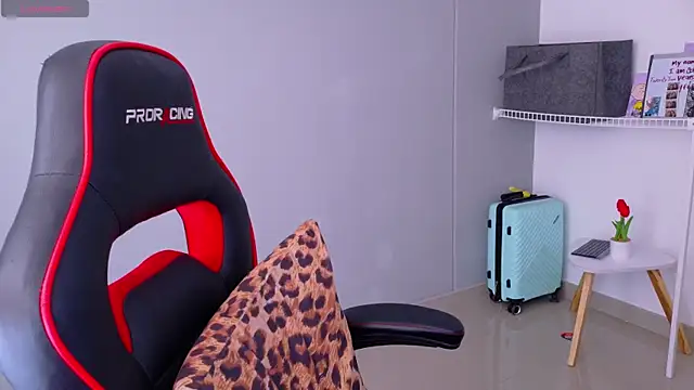 samantha tattu online show from 15, 4, 2026