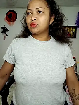 Snapshot of chalohott chatting on 8, 11, 2025 chalohott online show from 8, 11, 2025