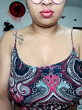 Snapshot of chalohott chatting on 24, 11, 2025 chalohott online show from 24, 11, 2025