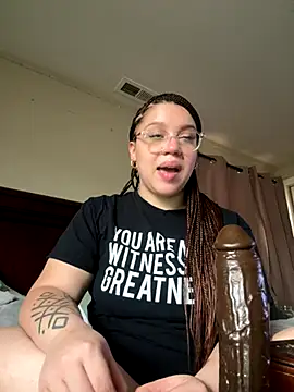 QueenNuttCollector online show from 25, 11, 2025