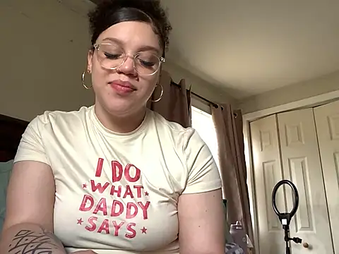 QueenNuttCollector online show from 20, 4, 2026