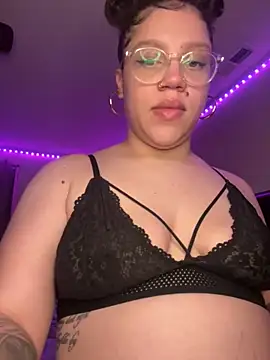 QueenNuttCollector online show from 9, 11, 2025