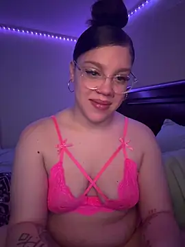 QueenNuttCollector online show from 1, 3, 2026