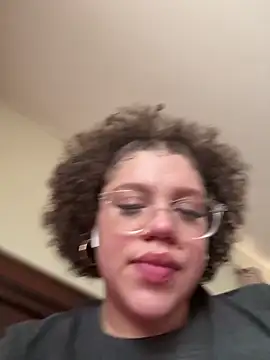 QueenNuttCollector online show from 5, 2, 2026