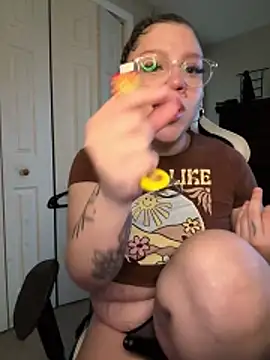 QueenNuttCollector online show from 3, 3, 2026